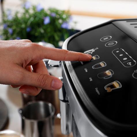 CAFETERA SUPERAUTOMATICA MAGNIFICA EVO 31.SB