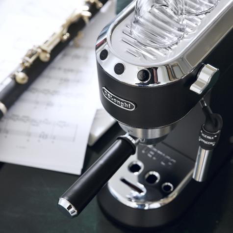 CAFETERA DELONGHI DEDICA - NEGRO